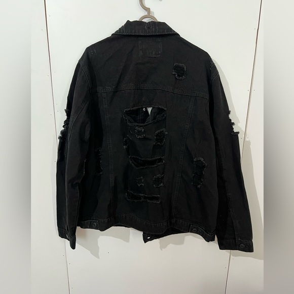 Distressed Jean jacket - Picture 3 of 6